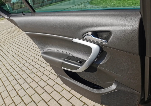 Opel Insignia cena 51000 przebieg: 172000, rok produkcji 2016 z Kolbuszowa małe 781